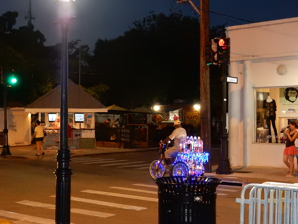 DSCN0069.JPG - The Neon Guy